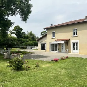  Hébergement de vacances Corps De Ferme A 50min De Lyon France